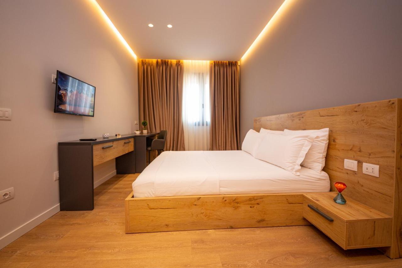 Central Chic Apartments Tirana Exterior photo